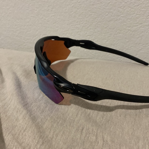 Oakley glasses, they are just as new. - Picture 2 of 2